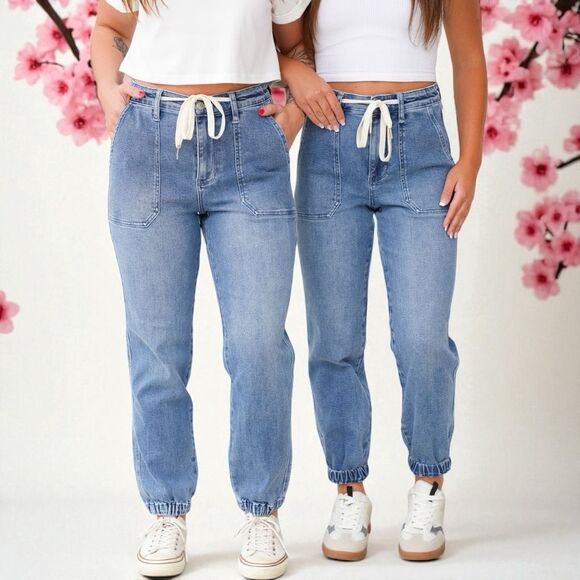 Judy Blue High Rise Medium Wash Denim Joggers NWT - Picture 2 of 16